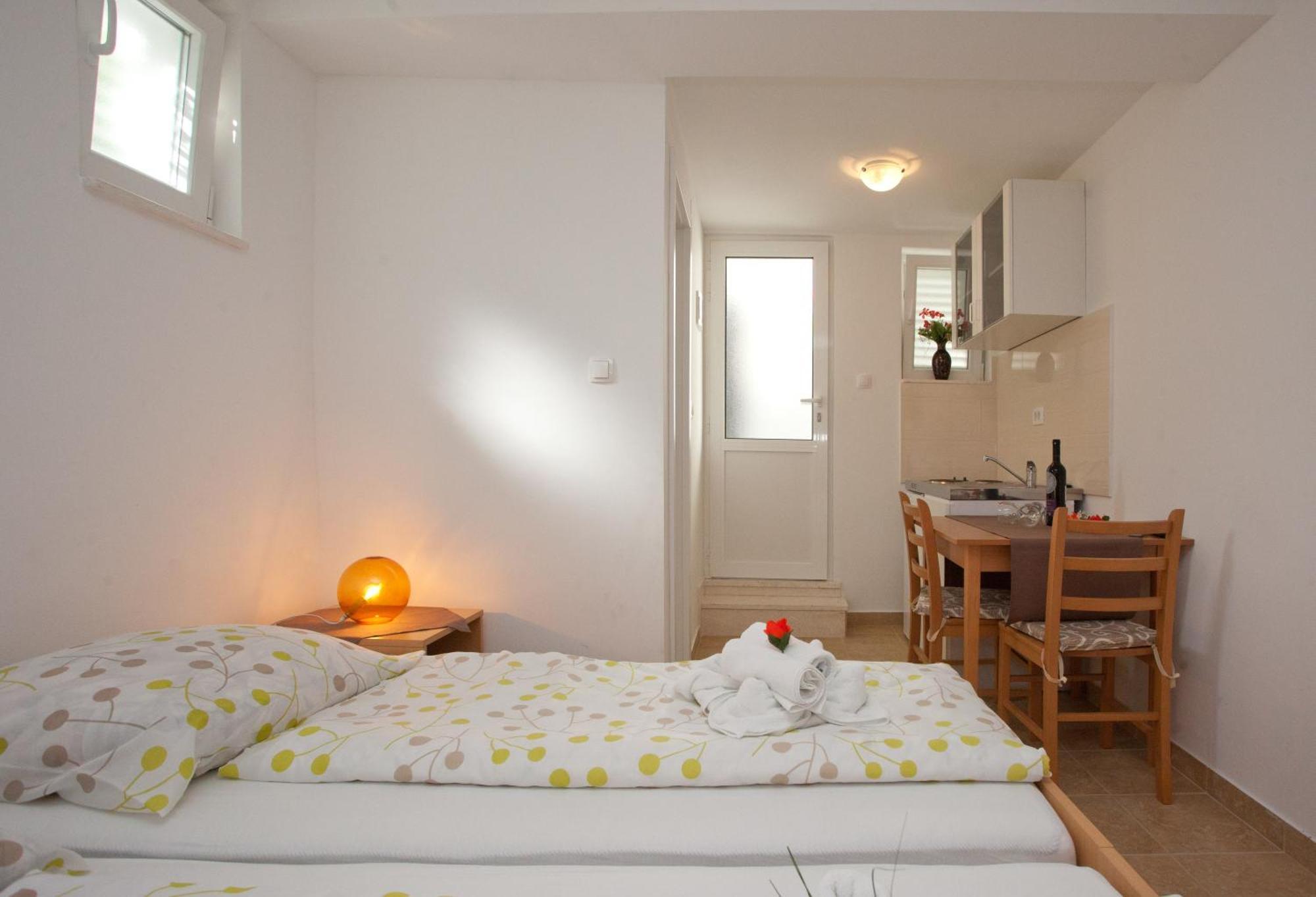 Downtown Spalato Private Rooms ภายนอก รูปภาพ