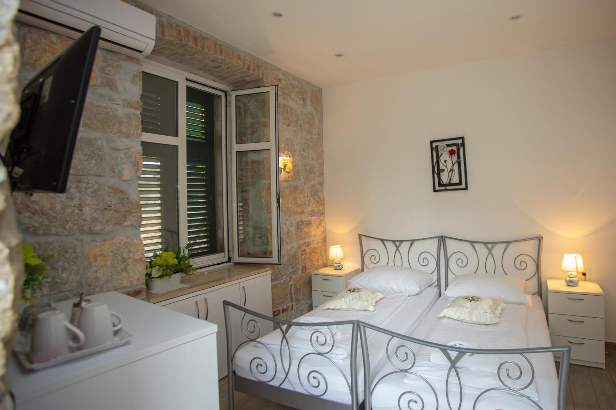 Downtown Spalato Private Rooms ภายนอก รูปภาพ