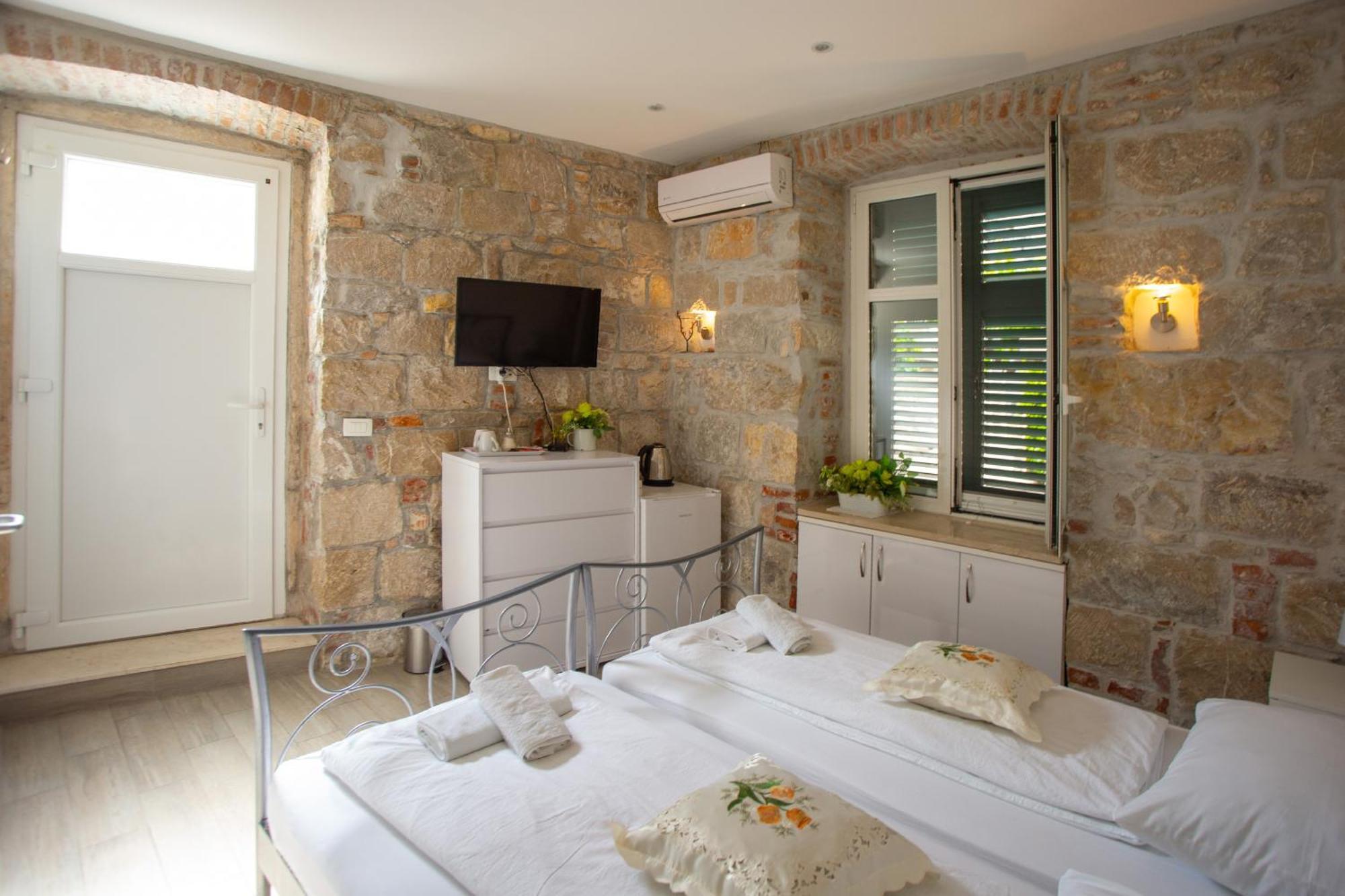 Downtown Spalato Private Rooms ภายนอก รูปภาพ