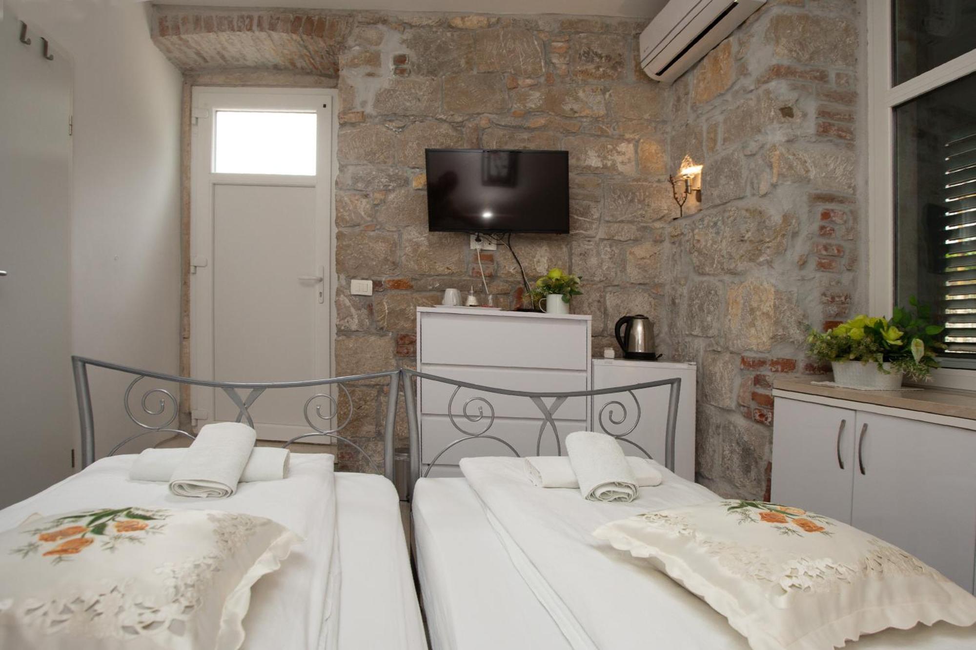 Downtown Spalato Private Rooms ภายนอก รูปภาพ