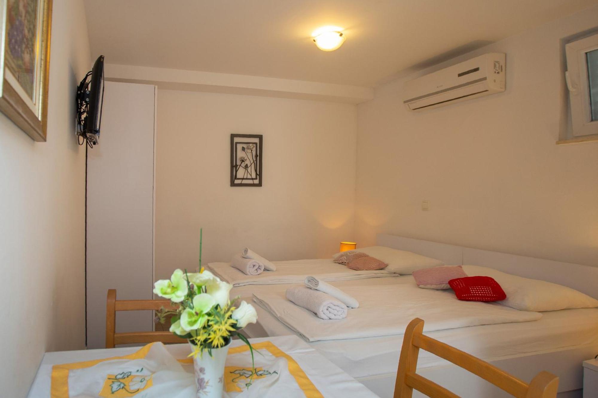 Downtown Spalato Private Rooms ภายนอก รูปภาพ